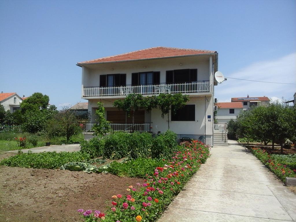 Pave Apartment Betina  Exterior foto